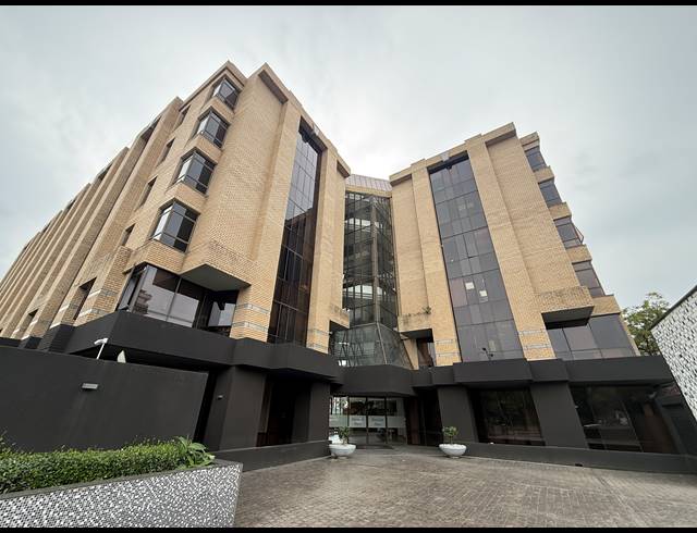 5,634M² OFFICE TO LET IN ROSEBANK
